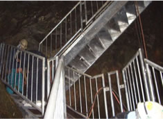 平尾台牡鹿鍾乳洞 洞窟内階段改修工事